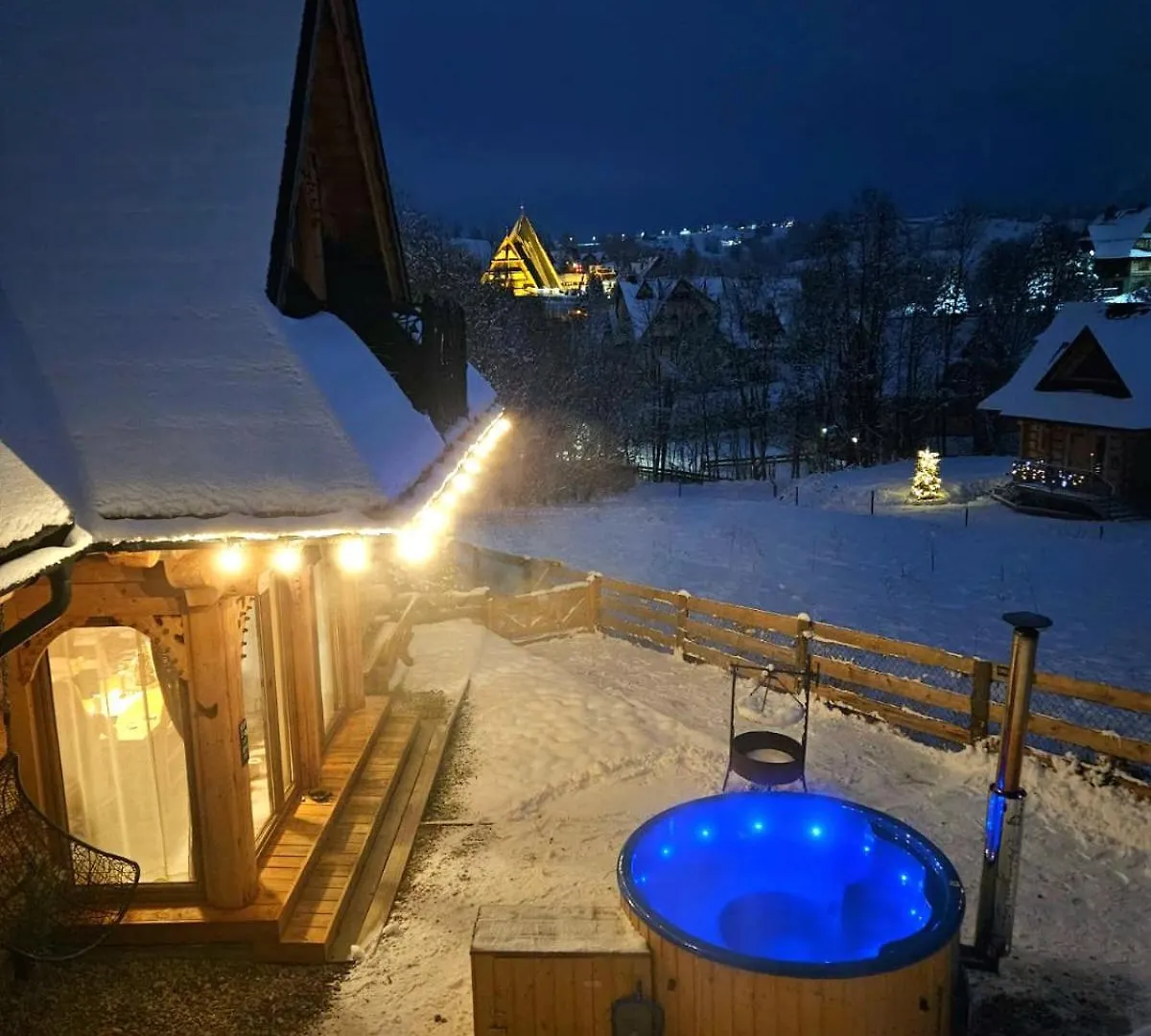Goralska Chatka 2 Highland Cottage - Split Ac, Jacuzzi, Sauna, Private Parking, Mountains View, Garden, זקופאנה 0*,  פולין