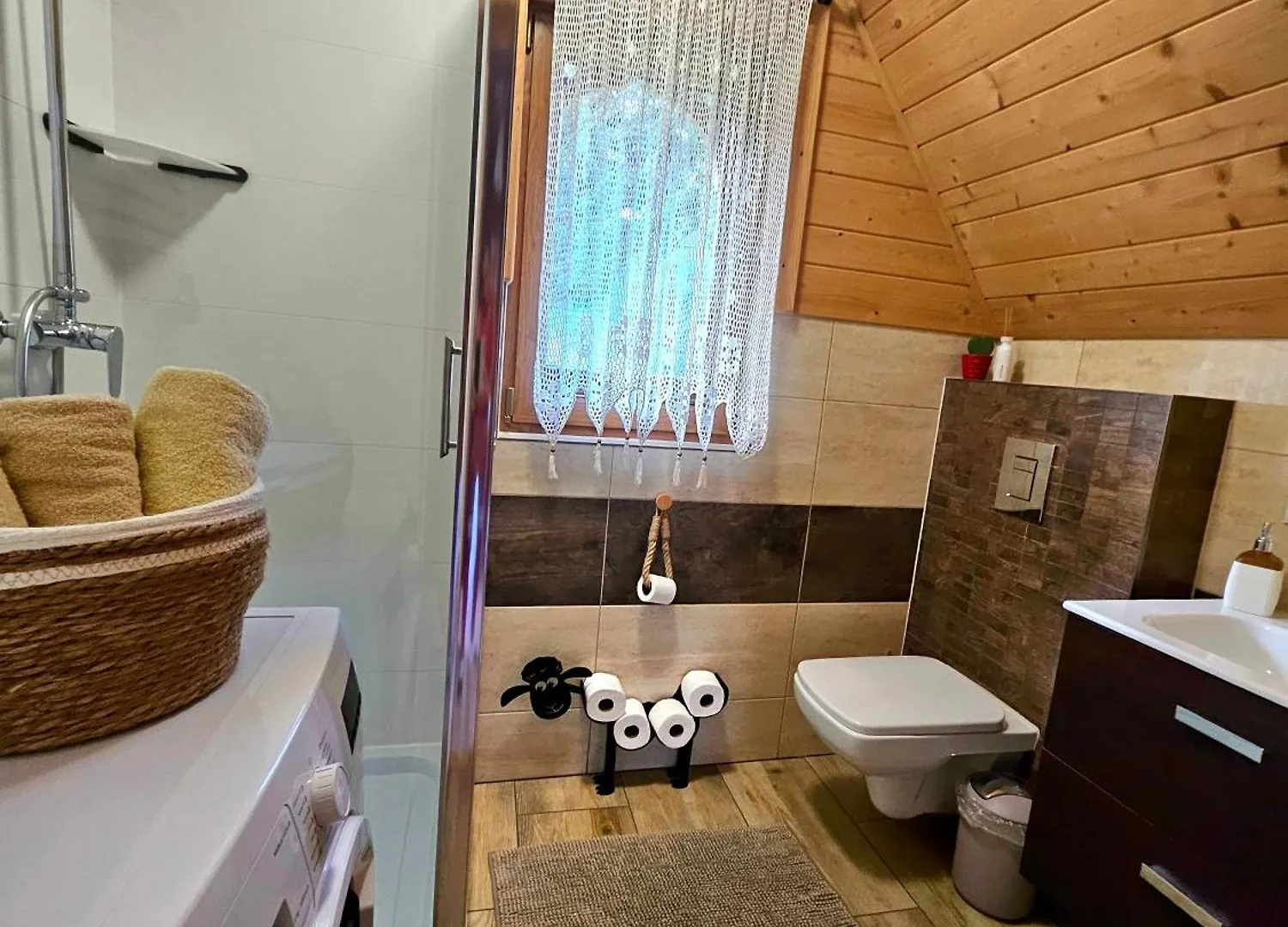 Goralska Chatka 2 Highland Cottage - Split Ac, Jacuzzi, Sauna, Private Parking, Mountains View, Garden, Zakopane Chalet