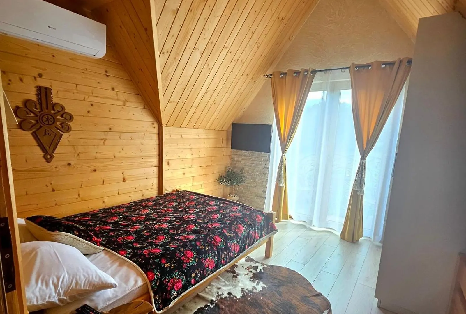 Goralska Chatka 2 Highland Cottage - Split Ac, Jacuzzi, Sauna, Private Parking, Mountains View, Garden, Zakopane