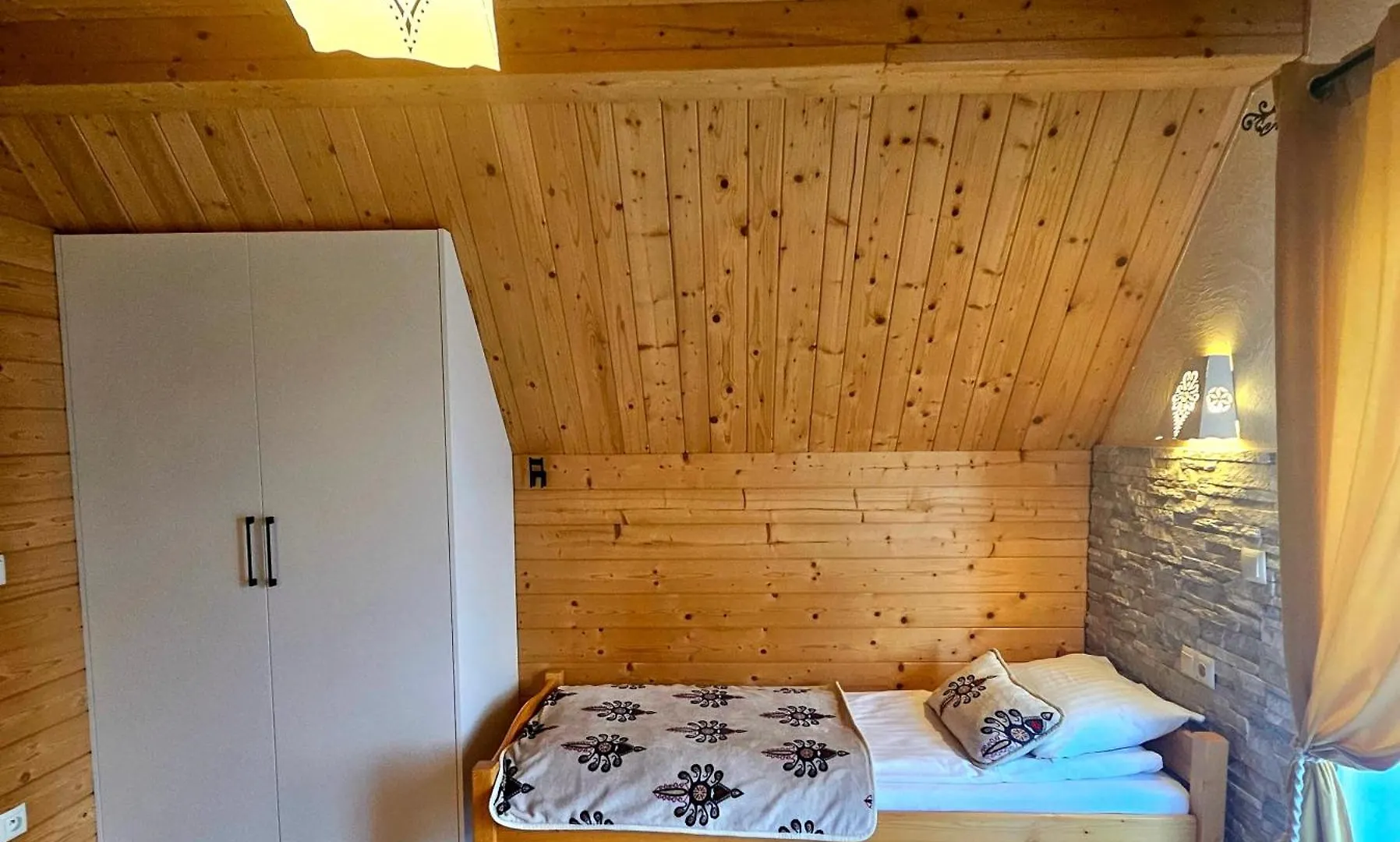 Goralska Chatka 2 Highland Cottage - Split Ac, Jacuzzi, Sauna, Private Parking, Mountains View, Garden, Zakopane